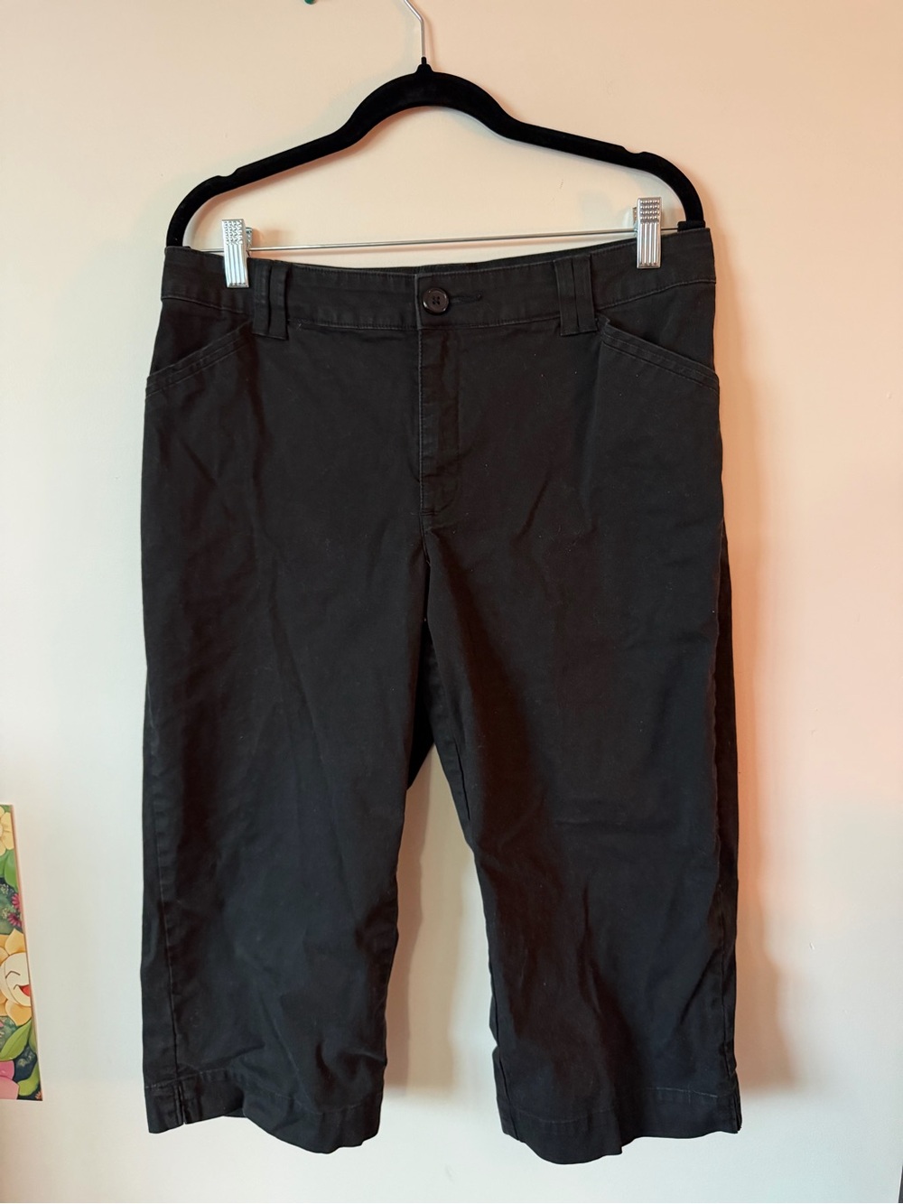 Lee Women’s Black Capri Chino Pants
